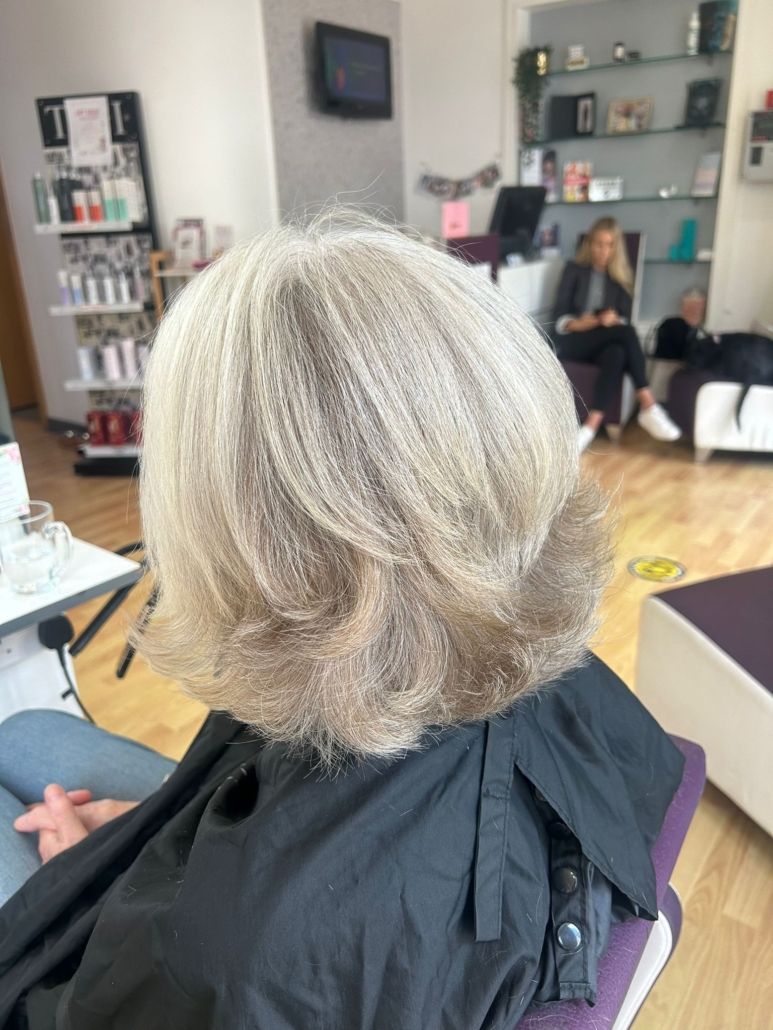 Polished blow-dry in the Viva Hair salon