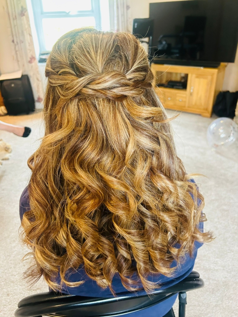 Half-up curls styling